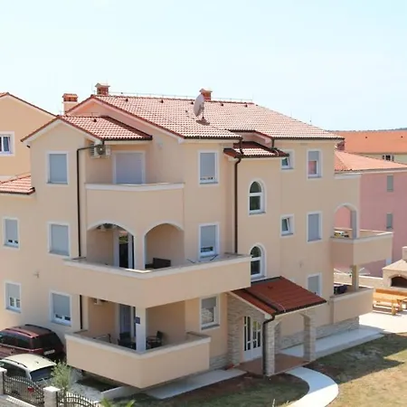 Guesthouse Medulin Апартаменты *